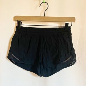 Lululemon Hotty Hot Shorts (2.5’)